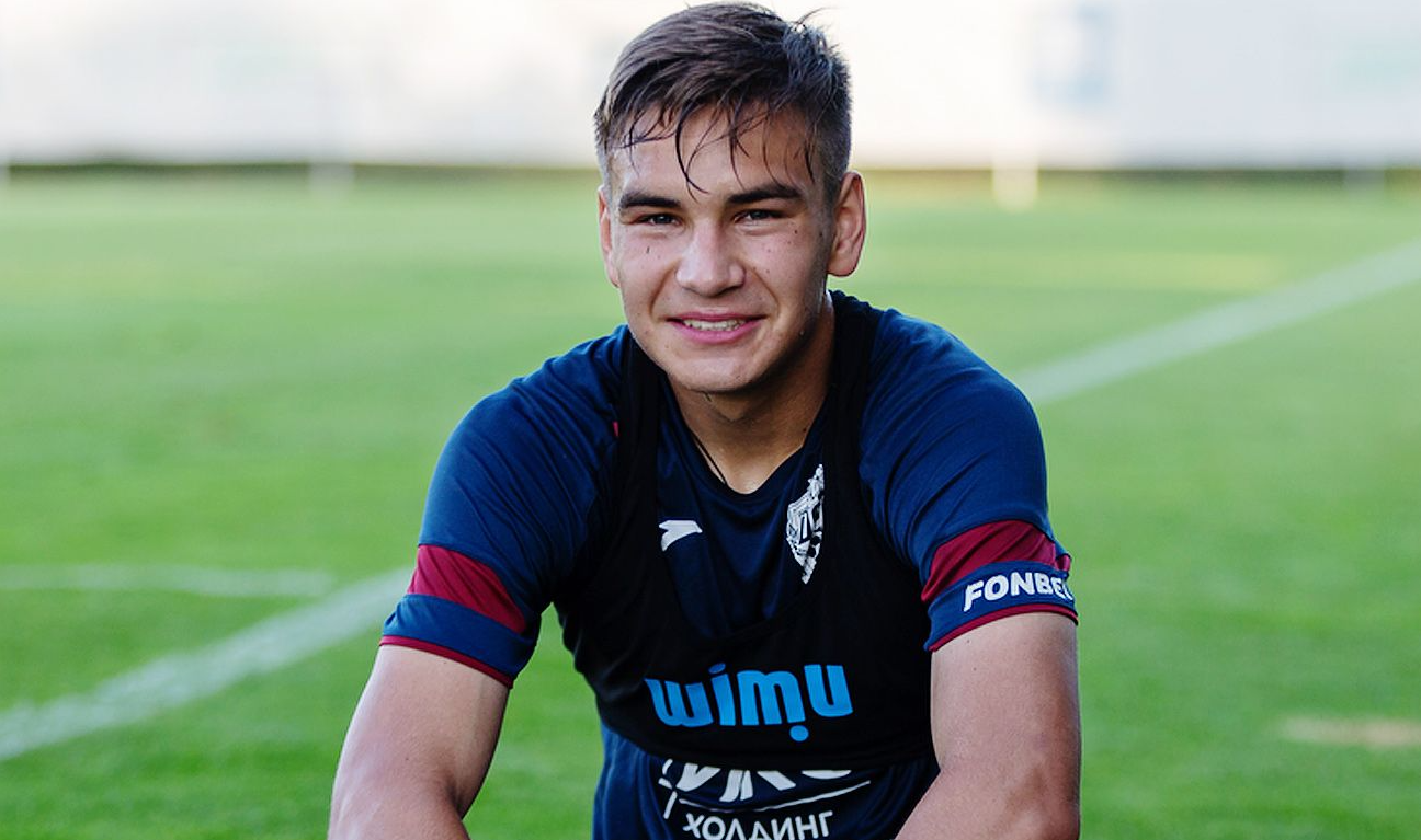 Molodezhnaya karera i debyut v osnovnom sostave CSKA