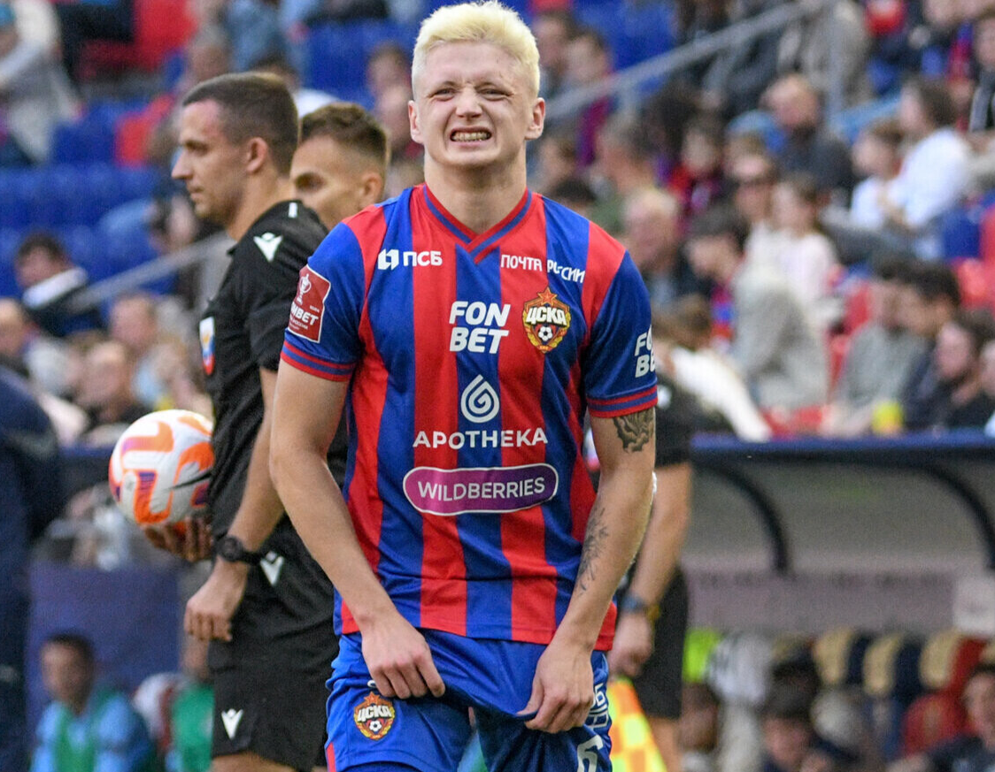 Proryv v professionalnyj futbol i debyut v «Lokomotive»